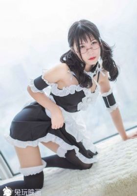 在宿舍撅着屁股被双根室友玩_BD英语在线播放