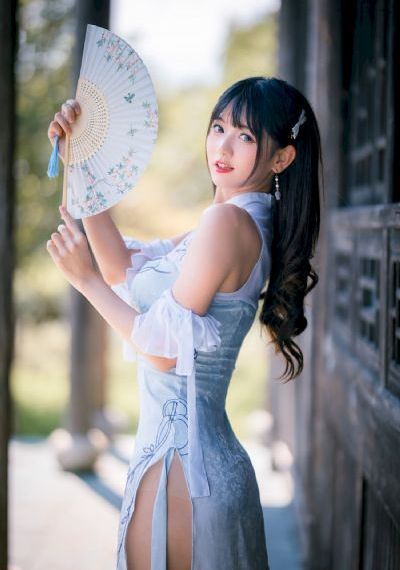 少妇裸体扒开两腿让我图片_720日韩电影在线