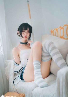年轻的阿姨2_720电影在线观看